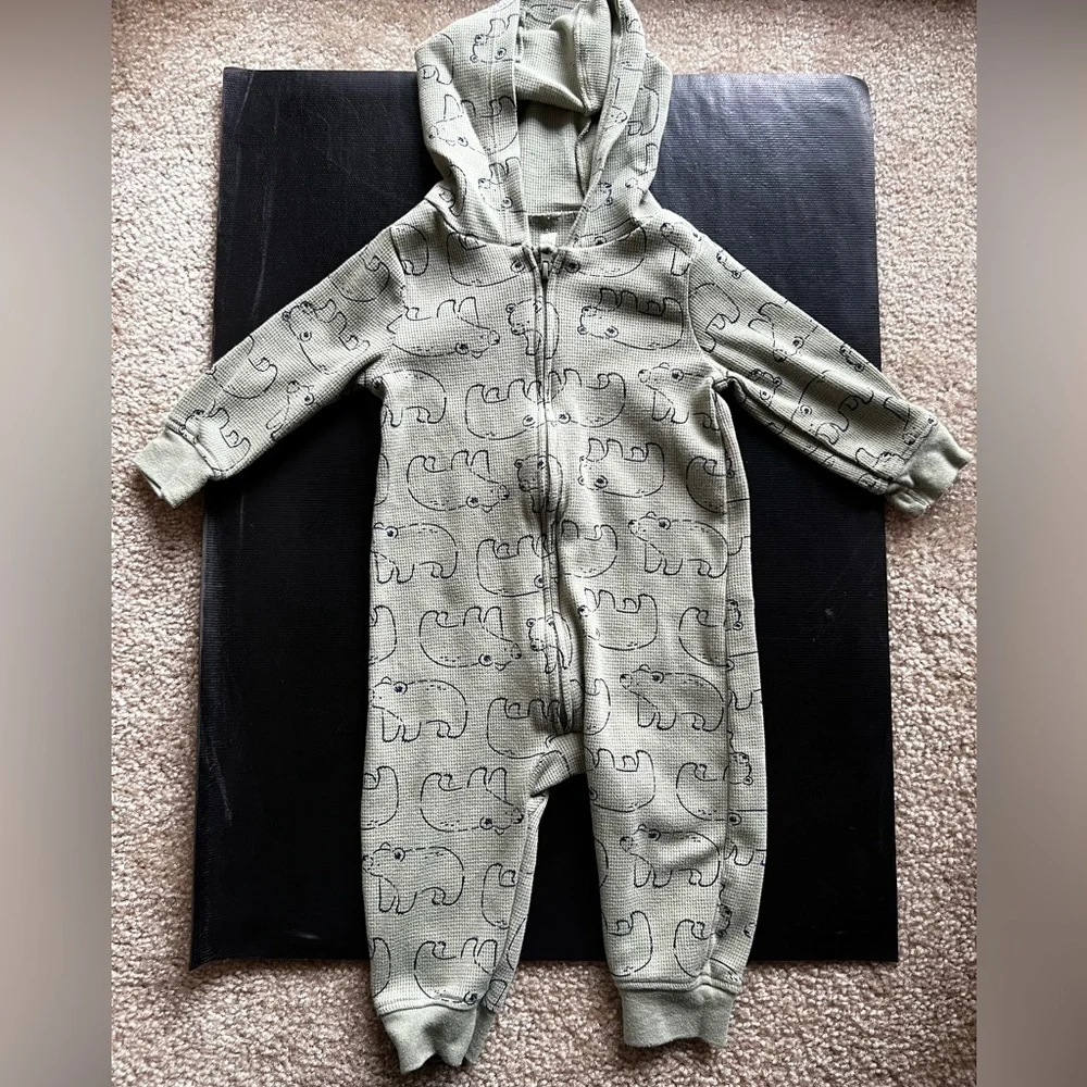Infant baby 9M Carter’s green zip up jumpsuit